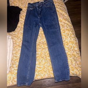 Abercrombie Ultra High Rise 90s Slim Straight Jean